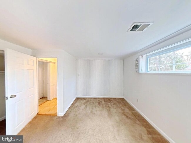 Building Photo - 1012 Loxford Terrace