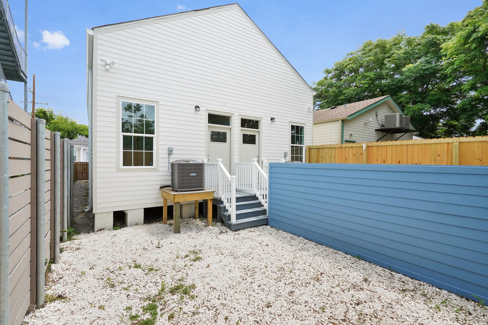 Building Photo - 1618 Marigny St