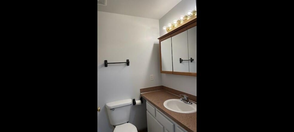 Bathroom room - 803 N 20th Ave