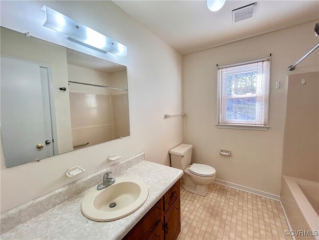 Building Photo - 14408 Anglewood Ct