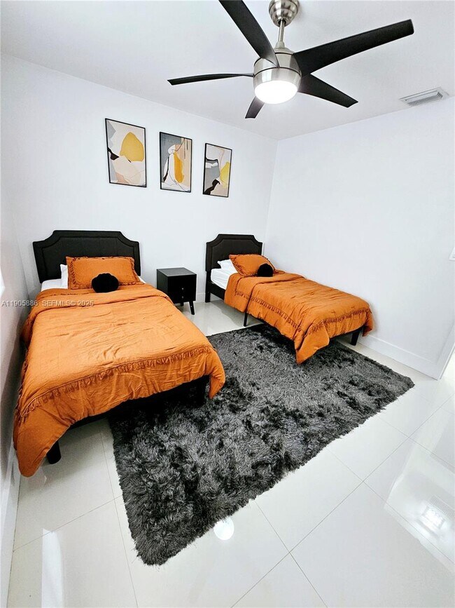 Building Photo - 16138 SW 154th Ct