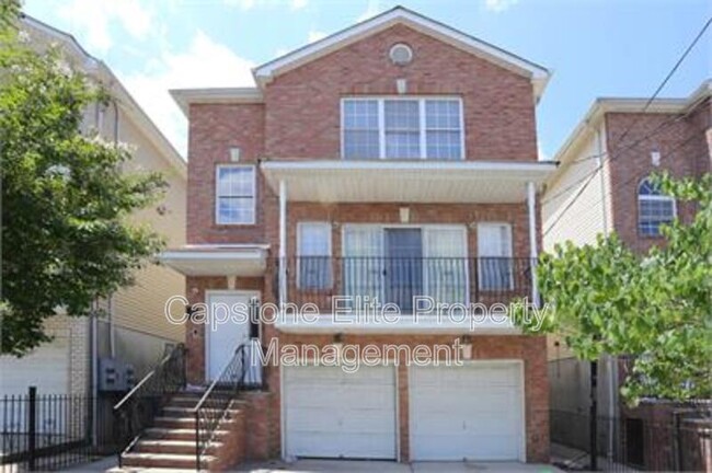 Primary Photo - 117 Hudson St