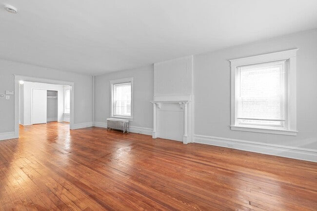 Building Photo - 378 N Evans St