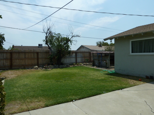 Building Photo - REDUCED!!!  Large 4 bedroom 2 bath home FO...