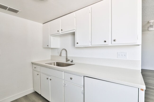 Building Photo - AZ21-033