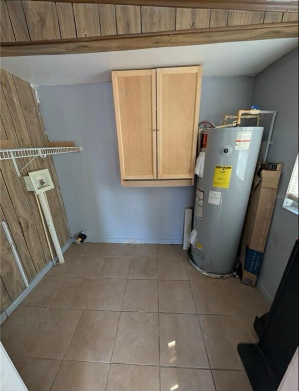 Building Photo - 3022 Deleuil Ave