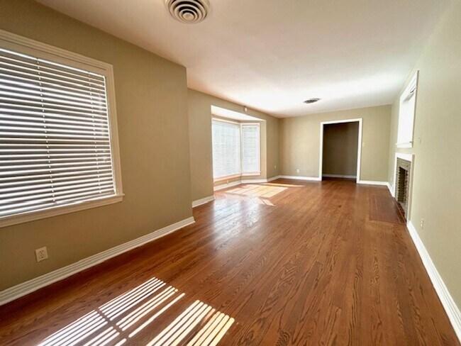 Building Photo - Coming Soon 10/8/25! Charming and spacious...