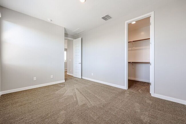 Building Photo - Available August 7th! Gated Community 4 Bedroom 3 Bathroom Home!