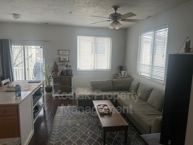 Building Photo - 153 N Bamberger Rd E