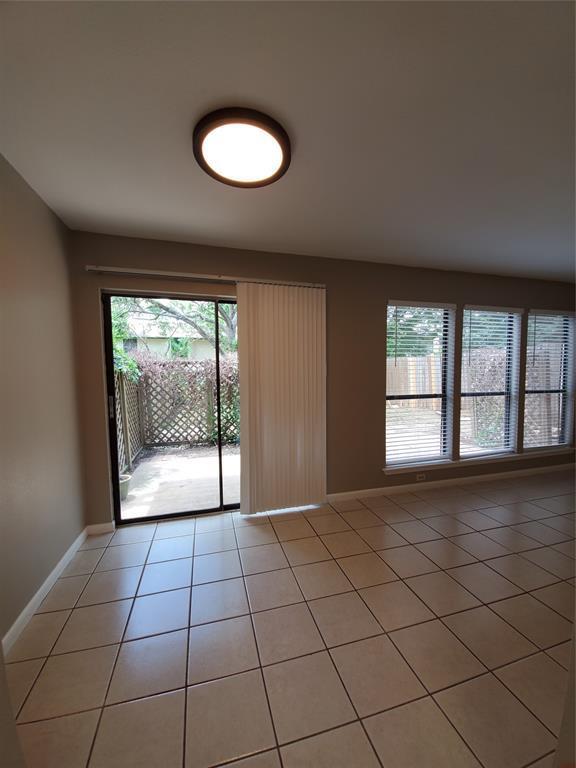 Building Photo - 9008 Sanger Dr