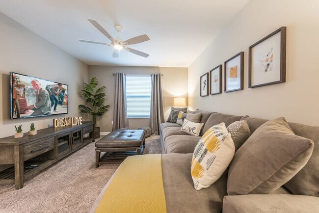 Building Photo - 4821 Kings Castle Cir