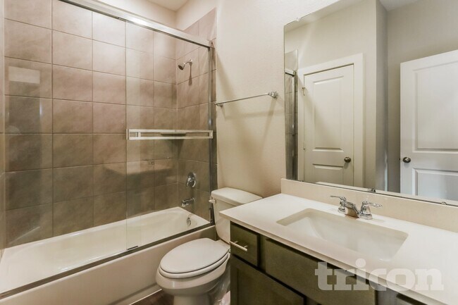 Building Photo - 2418 Cohorn Trl