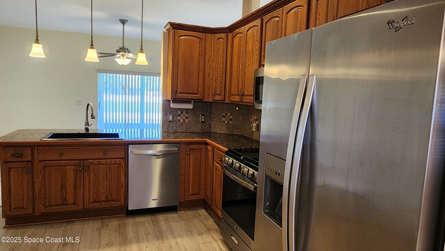 Building Photo - 1061 Pelican Ln