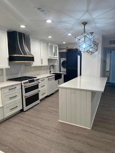 Building Photo - 304 Dunbar Dr