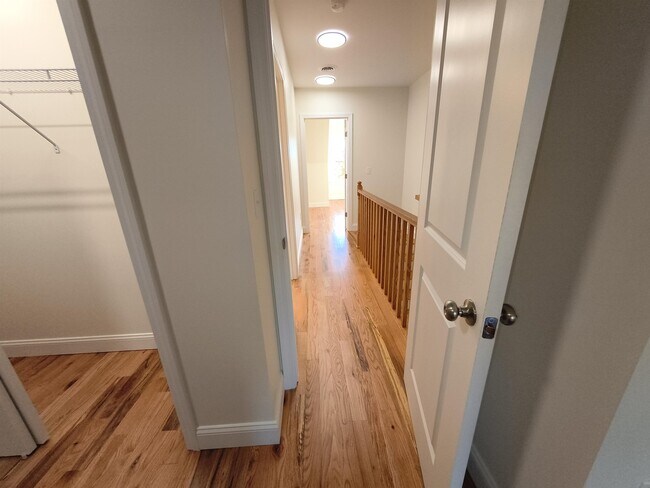 Building Photo - 386 Union Ave