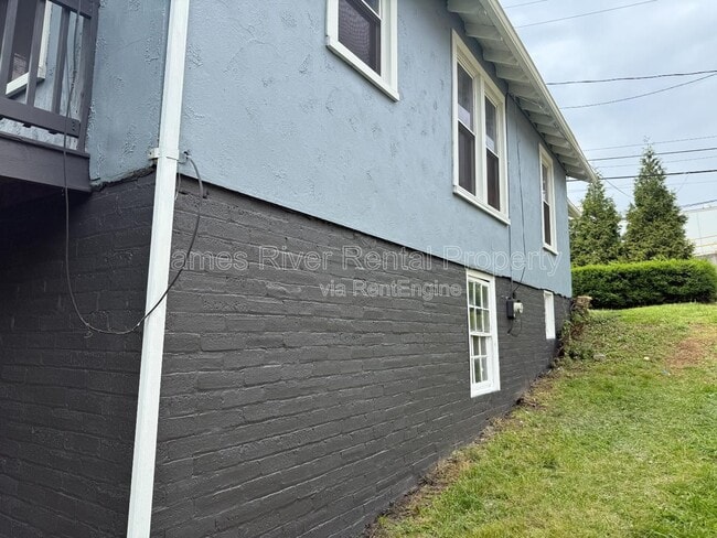 Building Photo - 1710 15th St