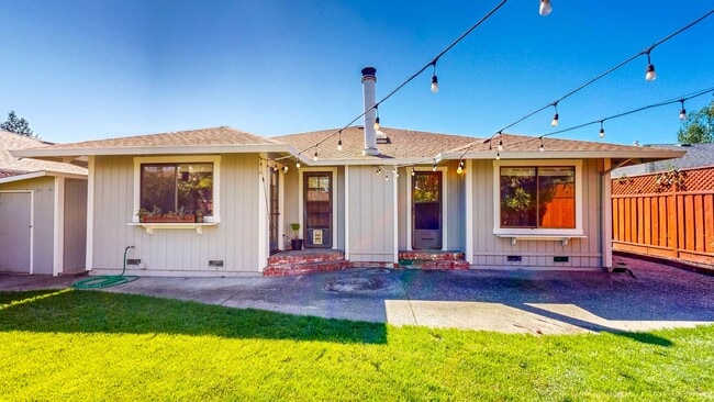 Building Photo - Well Maintain West Side Single Story 3 bedroom 2 bathroom home with 2 car garage