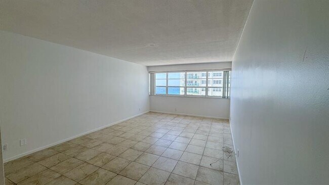Building Photo - 3430 Galt Ocean Dr