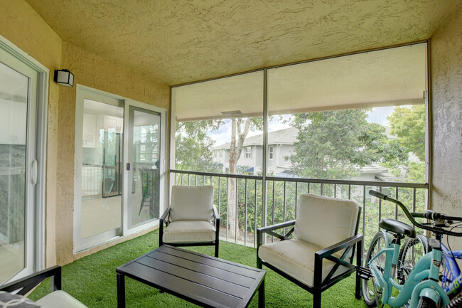Building Photo - 6553 Via Regina