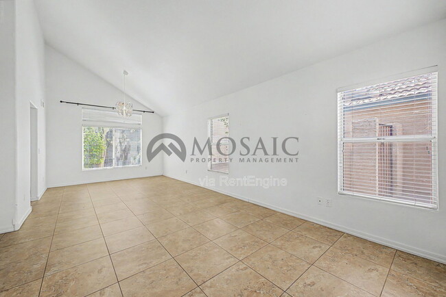 Building Photo - 820 N Granada Dr