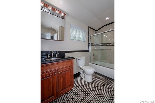 Building Photo - 2305 Townehouse Dr