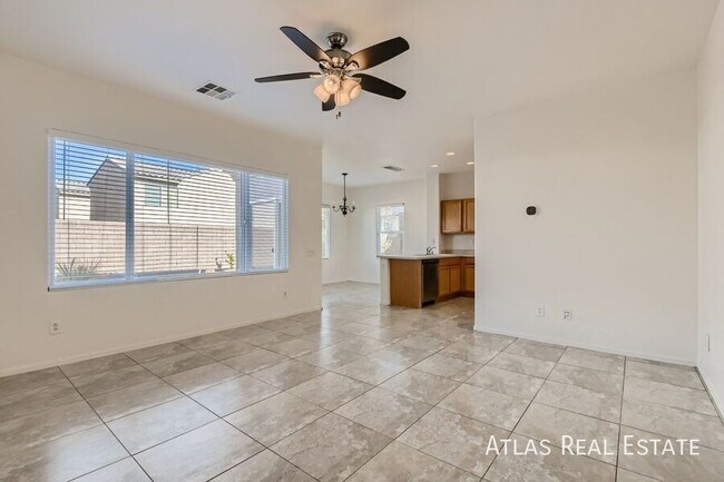 Building Photo - 2692 Niddrie Ave