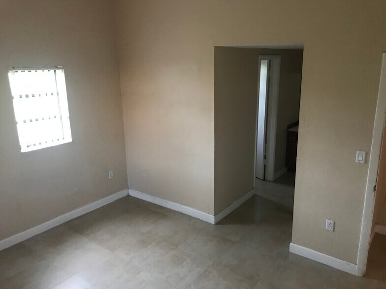 Building Photo - 8371 SW 148th Pl