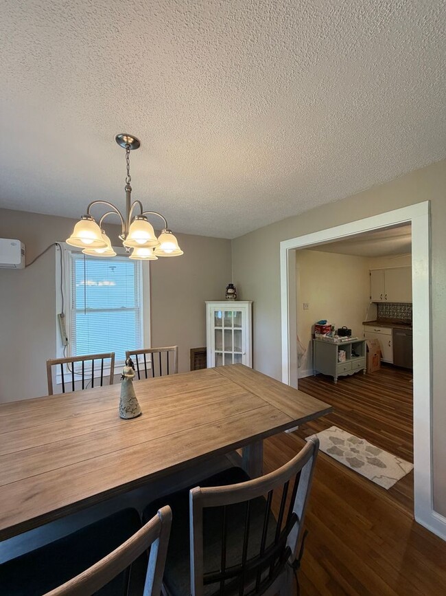 Building Photo - Charming Remodeled Farmhouse with Large Yard in Convenient Kingsport Location