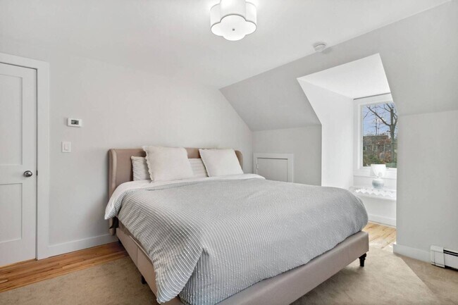 Building Photo - 6 Lincoln Ave