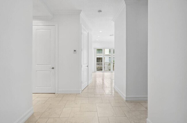 Building Photo - 12 SE 1st Ave