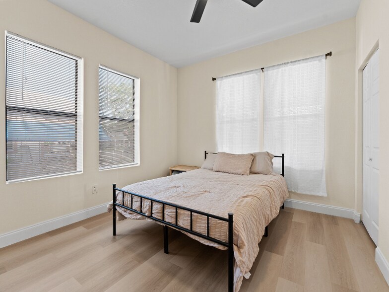 Building Photo - 1514 E 26th Ave