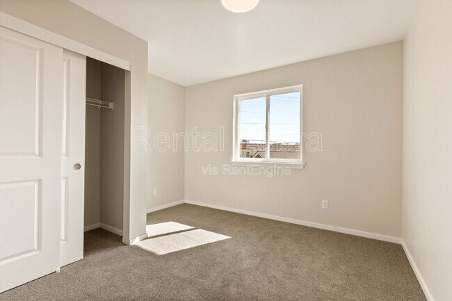 Building Photo - 1682 SW Salmon Ave