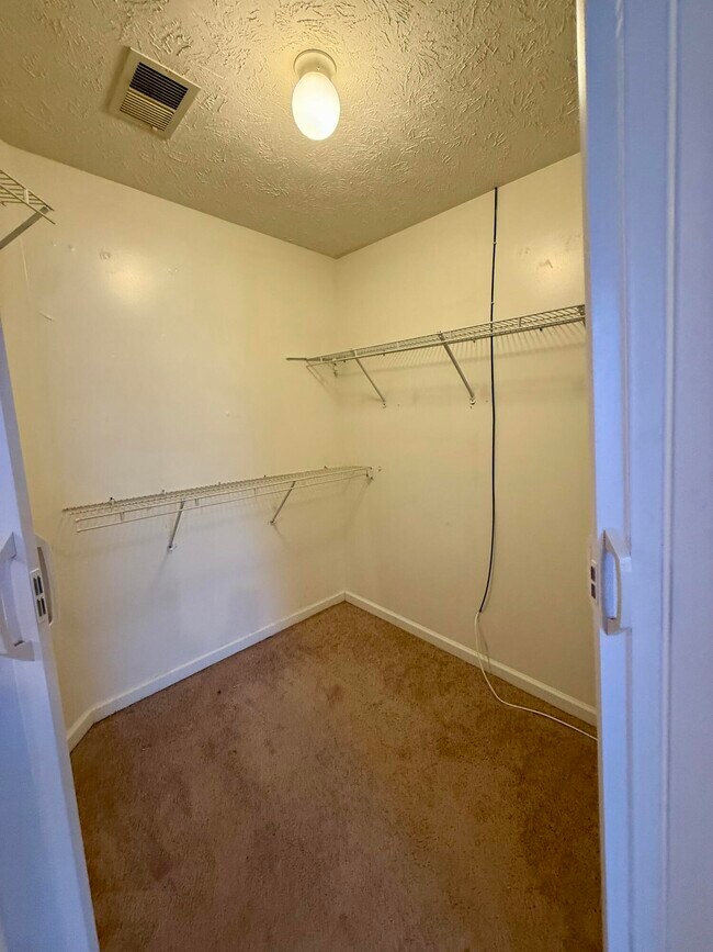 Building Photo - 781 Nickwood Trail