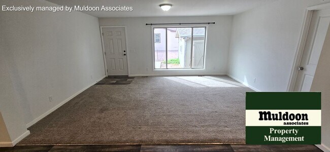 Building Photo - 151 E Jerome Dr