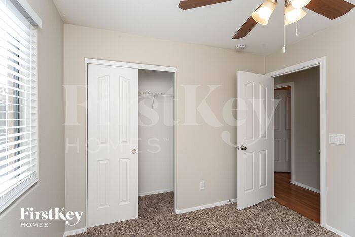 Building Photo - 2854 S Abbey