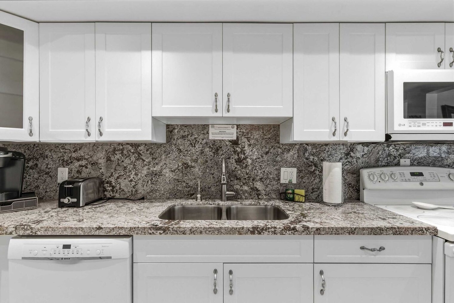 Building Photo - 3801 S Ocean Dr