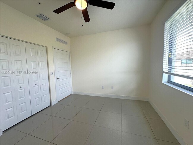 Building Photo - 4713 NW 84th Ct