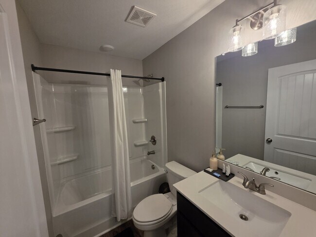 Building Photo - 541 New S Dr