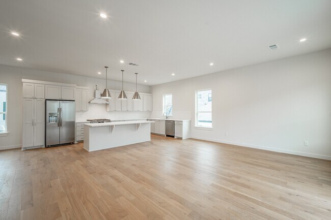 Building Photo - Perfect New Standalone 4 bed 4 bath Close to Greenville Ave & Henderson