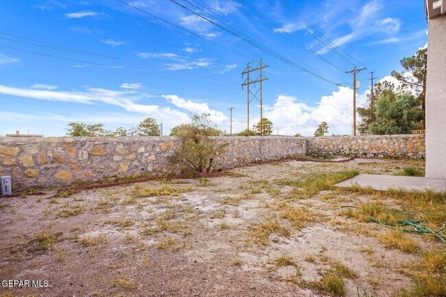 Building Photo - 2513 Red Sails Dr