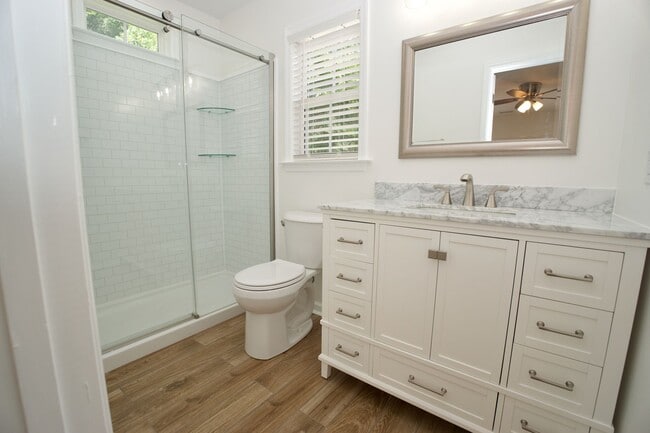 Building Photo - 210 Hayden Pl