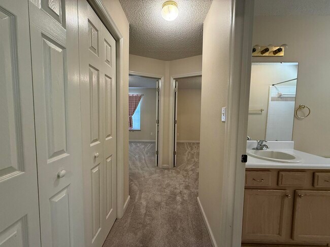 Building Photo - 1322 Hidden Timbers Pl