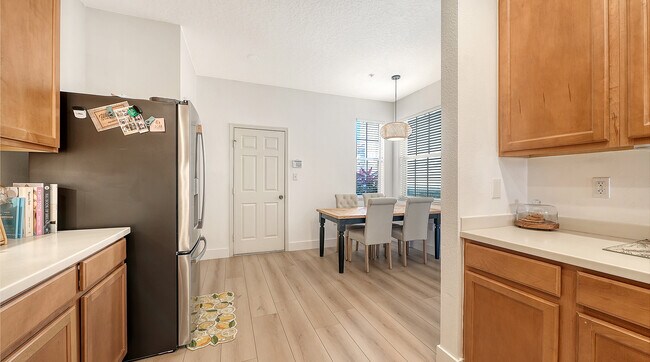 Building Photo - 3790 Parkridge Cir