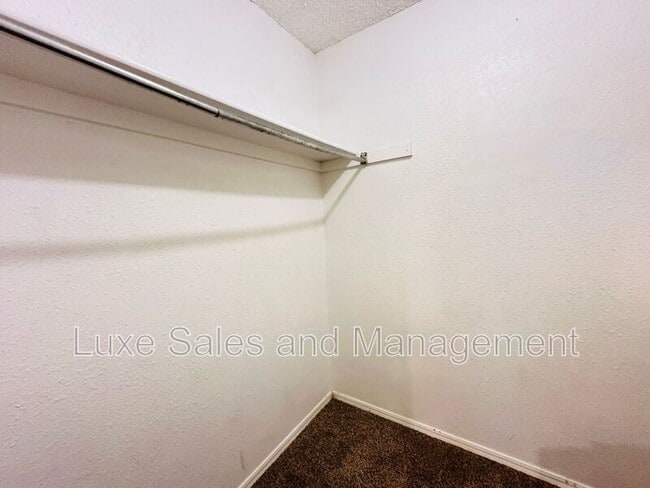 Building Photo - 7208 Kings Manor Ct