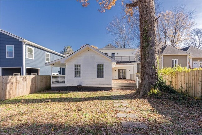 Building Photo - 911 Hank Aaron Dr SW