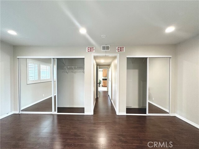 Building Photo - 54 Gillman St