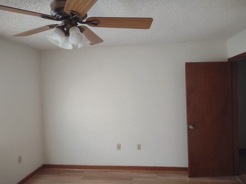 Building Photo - 7912 Bles Ave