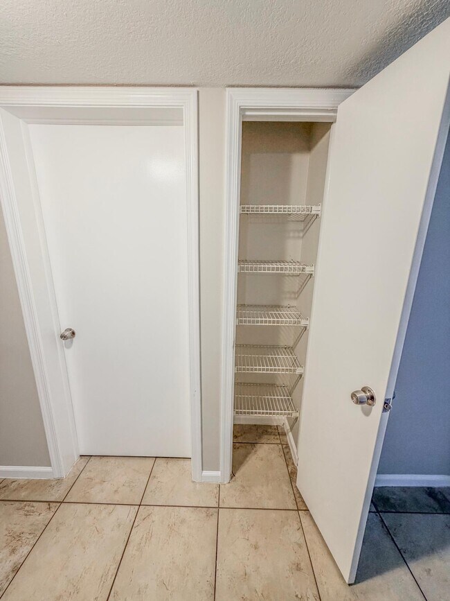 Building Photo - 1913 N Congress Ave