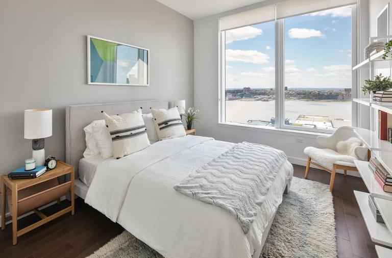 Building Photo - 64 Box Street