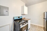 Building Photo - 2-Bedrooms